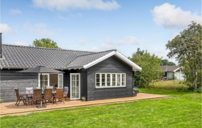 Cozy Home In Aakirkeby With Kitchen
